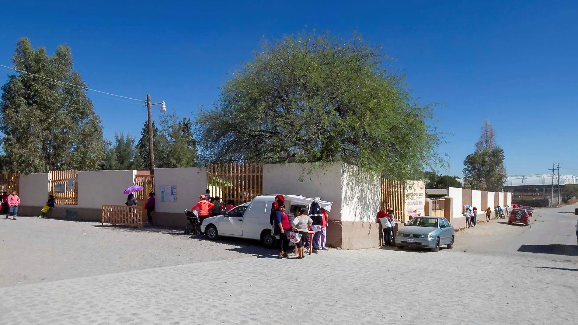 Un robo a la primaria de San Fandila puso en alerta a padres de familia y docentes. Foto César Ortiz